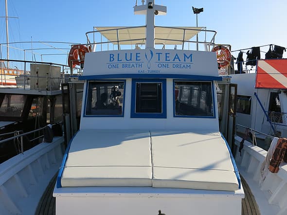 Blue Team dalış teknesi, Kaş: Ön güverte