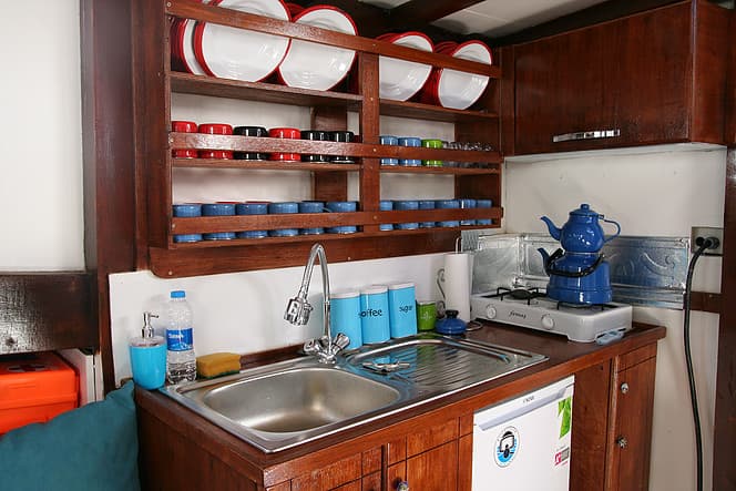 Blue Team dive boat, Kaş: The galley